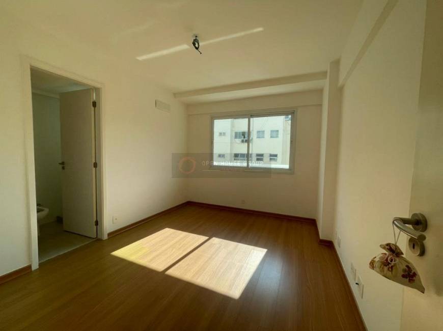 Foto 3 de Apartamento com 4 Quartos à venda, 200m² em Icaraí, Niterói