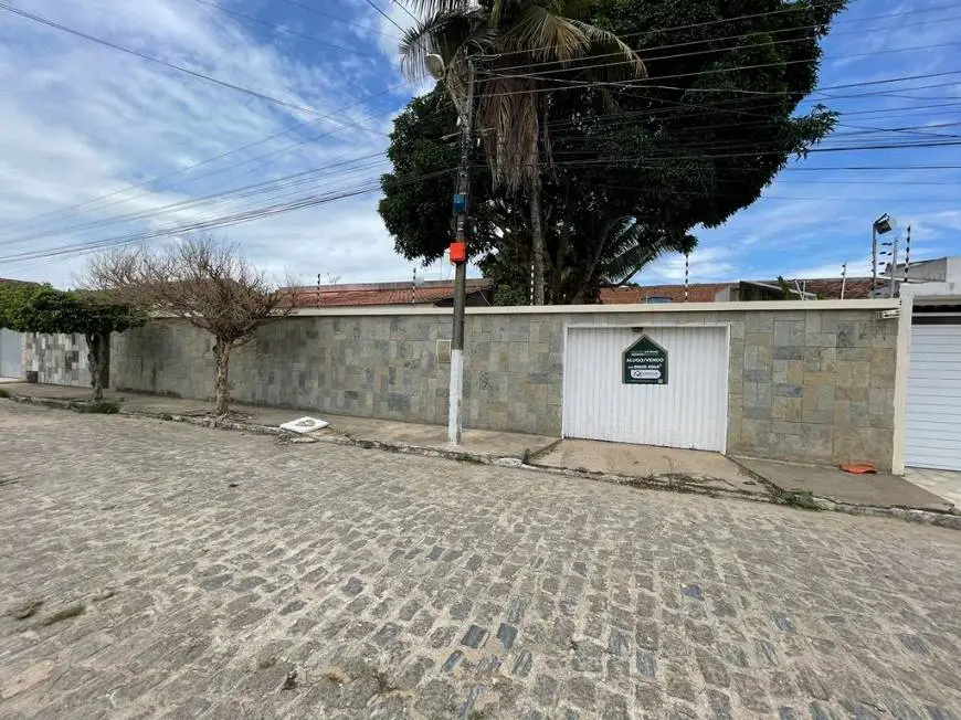 Foto 1 de Casa com 4 Quartos para venda ou aluguel, 300m² em Novo Horizonte, Arapiraca