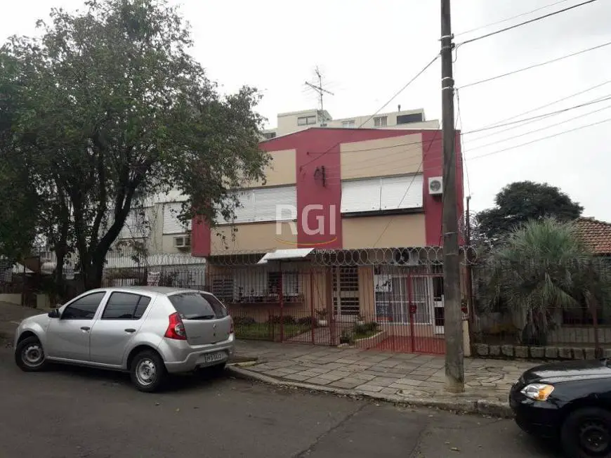 Foto 2 de Kitnet com 1 Quarto à venda, 38m² em Passo da Areia, Porto Alegre