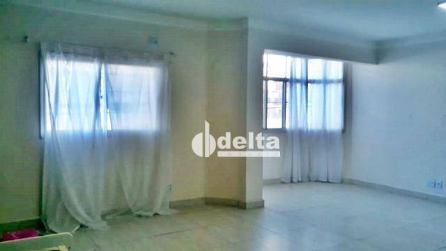Foto 1 de Apartamento com 3 Quartos para alugar, 85m² em Tabajaras, Uberlândia