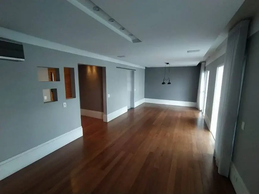 Foto 3 de Apartamento com 3 Quartos para alugar, 139m² em Vila Olímpia, São Paulo