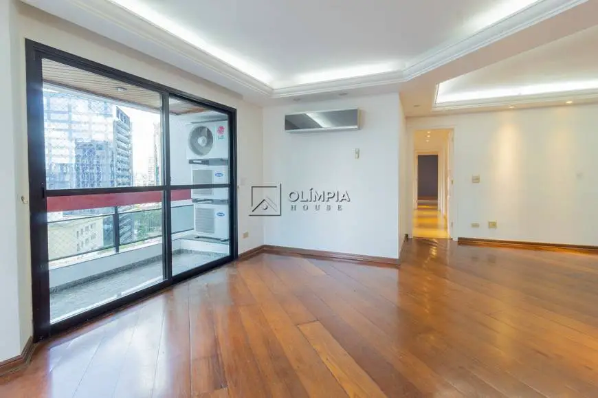Foto 5 de Apartamento com 4 Quartos para alugar, 150m² em Itaim Bibi, São Paulo