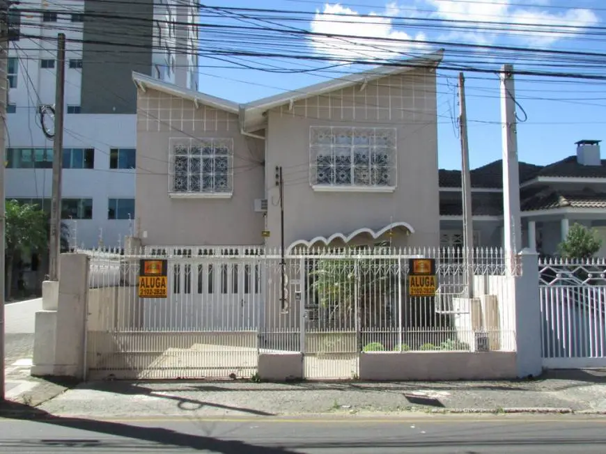 Foto 1 de Casa com 3 Quartos para alugar, 200m² em Centro, Ponta Grossa