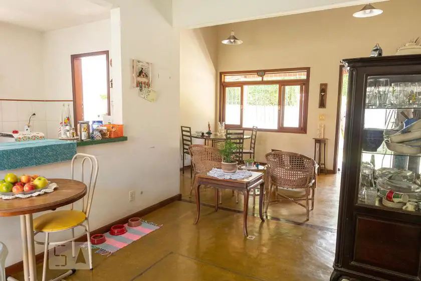 Foto 1 de Casa com 3 Quartos para alugar, 360m² em Maravista, Niterói