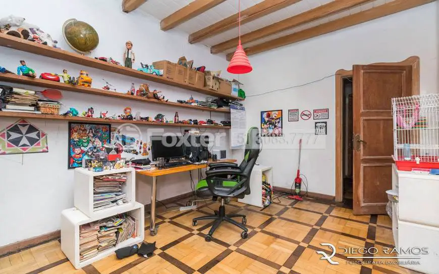 Foto 3 de Casa com 3 Quartos à venda, 157m² em Rio Branco, Porto Alegre