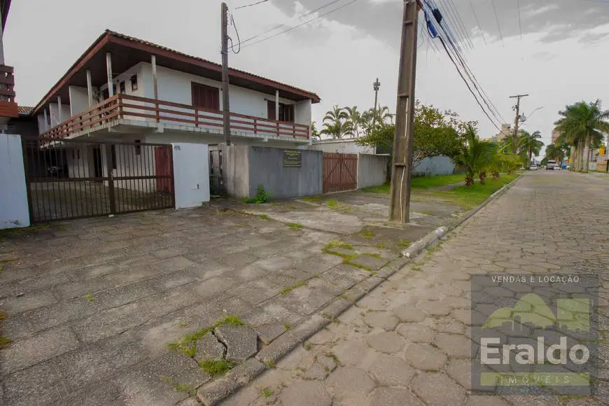 Foto 2 de Casa com 4 Quartos à venda, 160m² em Caioba, Matinhos