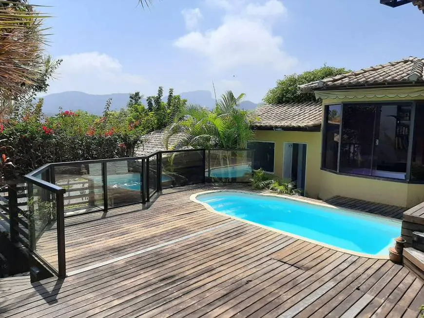Foto 2 de Casa com 4 Quartos à venda, 250m² em Camboinhas, Niterói