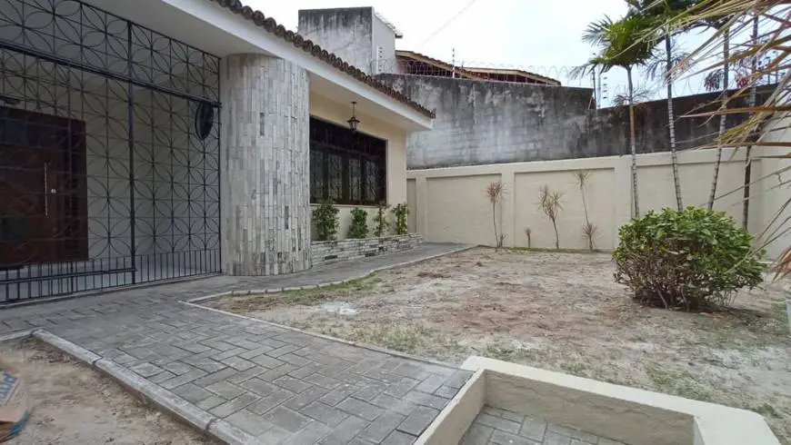 Foto 5 de Casa com 2 Quartos à venda, 184m² em Pici, Fortaleza
