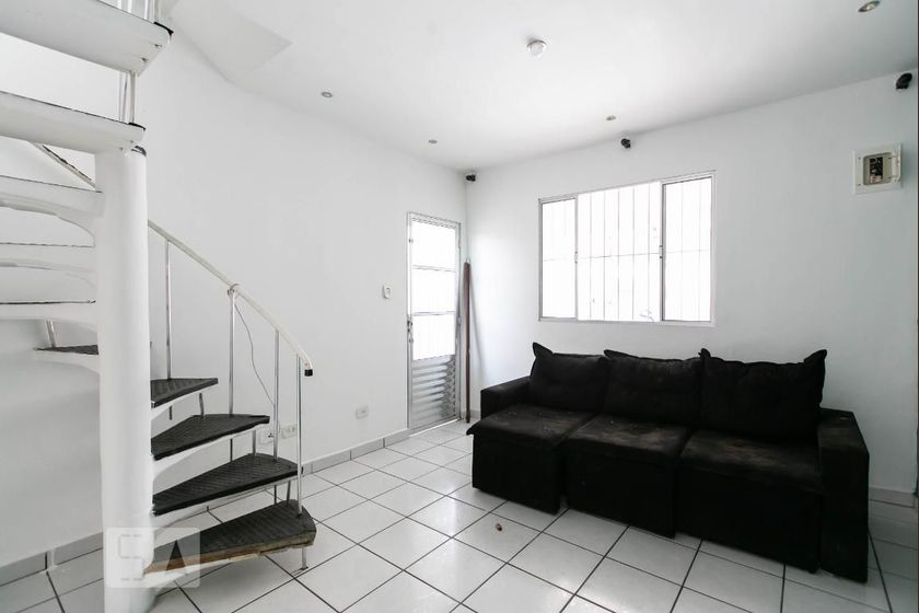 Foto 1 de Casa com 3 Quartos para alugar, 90m² em Conjunto Residencial José Bonifácio, São Paulo