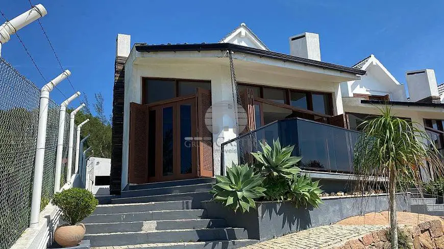 Foto 1 de Casa com 3 Quartos à venda, 145m² em Mar Grosso, Laguna