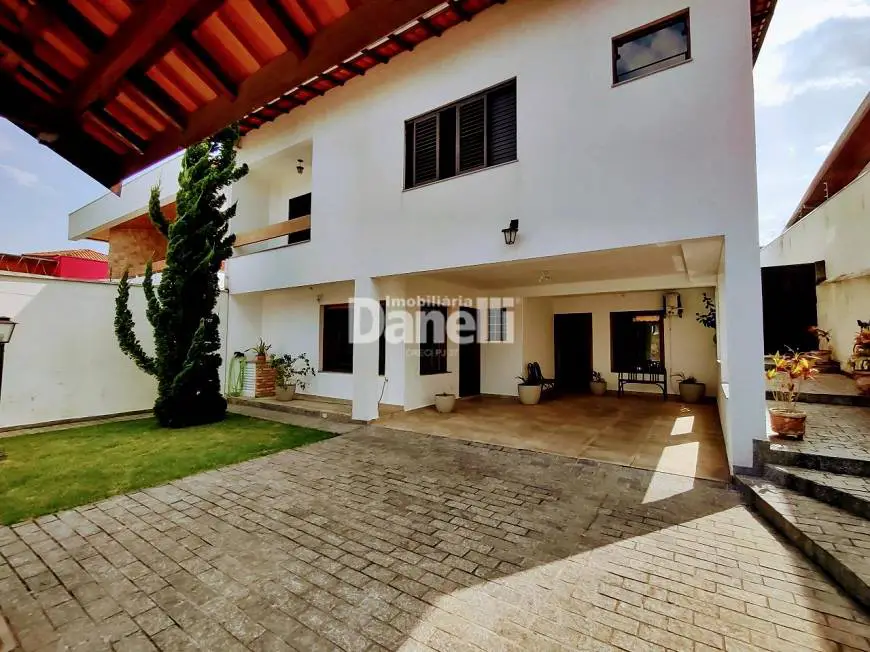 Foto 1 de Casa com 5 Quartos à venda, 352m² em Jardim das Nações, Taubaté