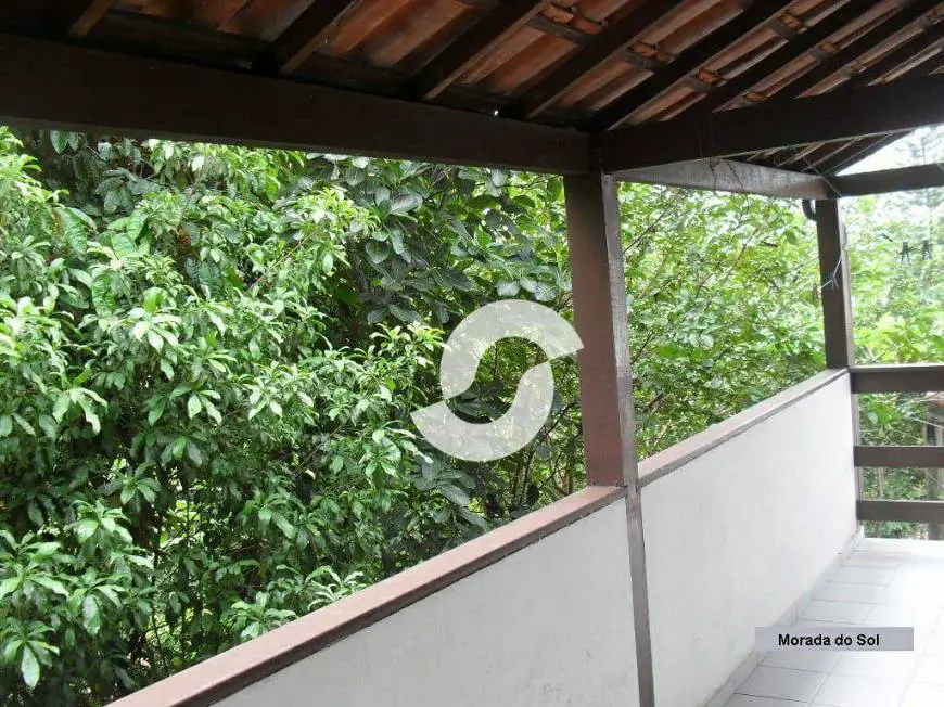 Foto 2 de Casa de Condomínio com 4 Quartos à venda, 174m² em Rio do Ouro, Niterói