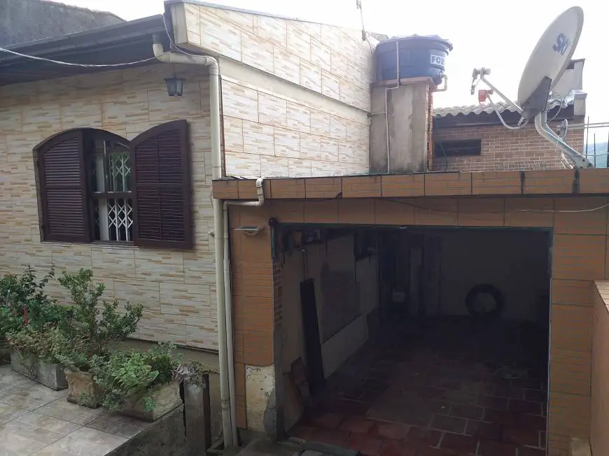 Foto 4 de Sobrado com 4 Quartos à venda, 200m² em Jardim Carvalho, Porto Alegre