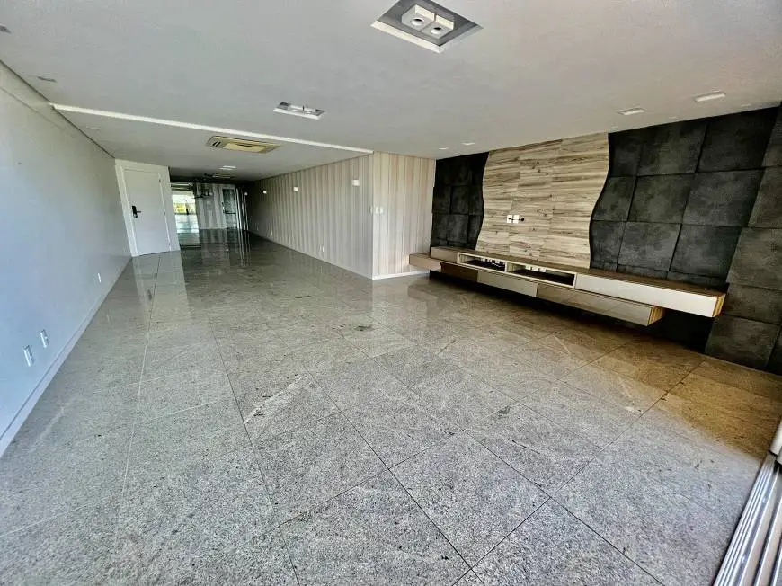 Foto 4 de Apartamento com 3 Quartos à venda, 278m² em Ponta Verde, Maceió