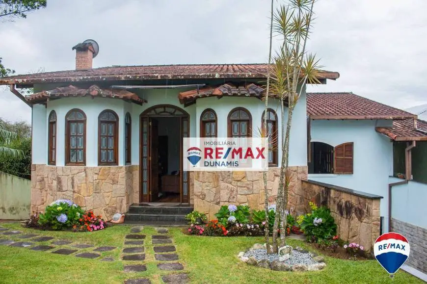 Foto 1 de Casa com 3 Quartos à venda, 284m² em Fazendinha, Teresópolis