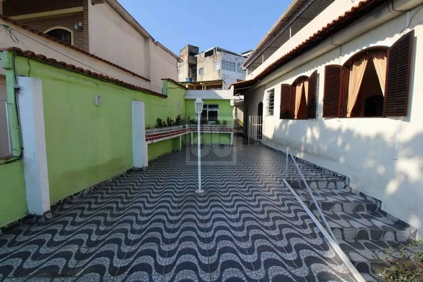 Foto 3 de Casa com 3 Quartos à venda, 255m² em Jardim Carioca, Rio de Janeiro