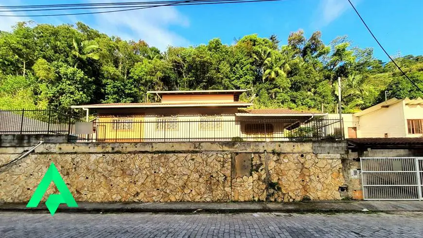 Foto 1 de Casa com 3 Quartos à venda, 190m² em Ponta Aguda, Blumenau