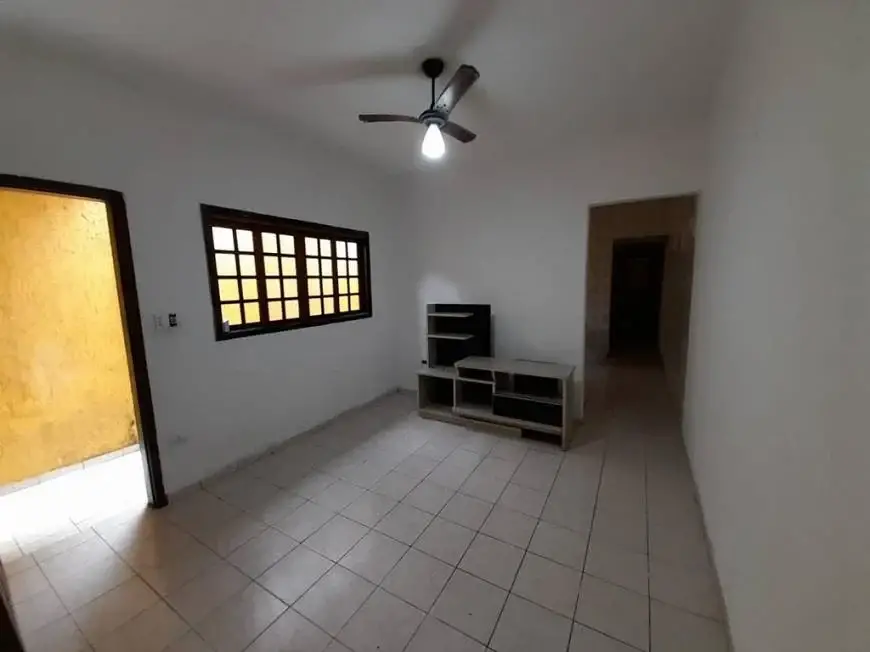 Foto 4 de Casa com 3 Quartos para alugar, 100m² em Vila Guilhermina, Praia Grande