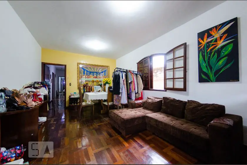 Foto 2 de Casa com 4 Quartos para alugar, 300m² em Betânia, Belo Horizonte