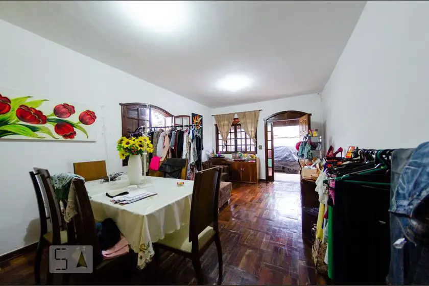 Foto 4 de Casa com 4 Quartos para alugar, 300m² em Betânia, Belo Horizonte