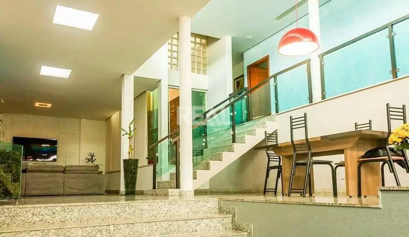 Foto 1 de Casa com 4 Quartos para alugar, 450m² em Buritis, Belo Horizonte