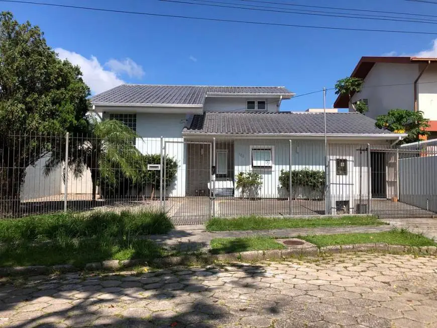 Foto 1 de Casa com 4 Quartos à venda, 175m² em Santa Mônica, Florianópolis