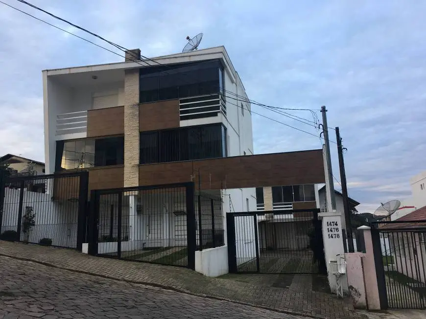 Foto 1 de Sobrado com 2 Quartos para alugar, 64m² em Cidade Nova, Caxias do Sul