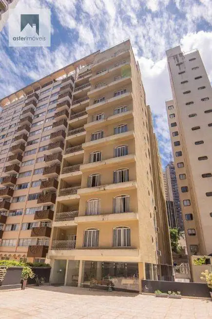 Foto 1 de Apartamento com 2 Quartos para alugar, 70m² em Champagnat, Curitiba