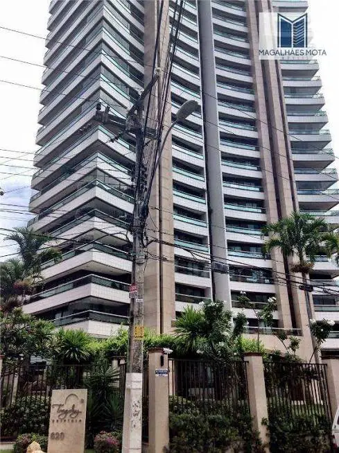 Foto 2 de Apartamento com 3 Quartos para alugar, 217m² em Meireles, Fortaleza