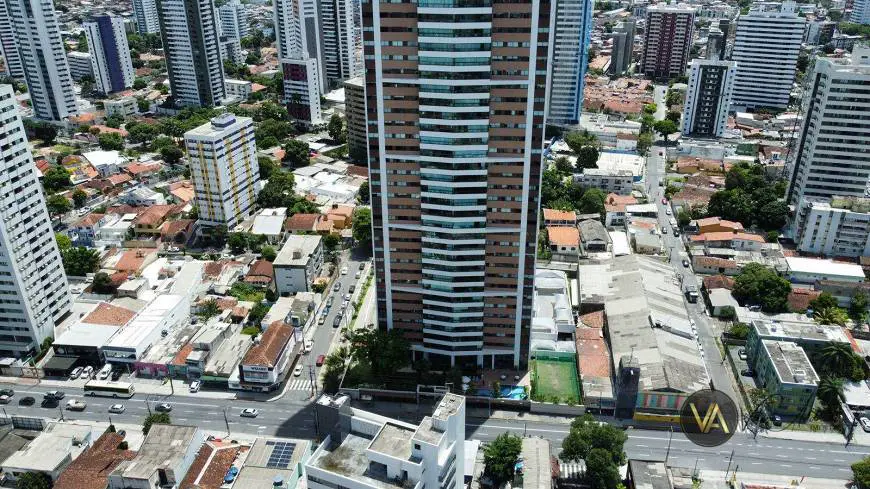 Foto 1 de Apartamento com 4 Quartos à venda, 203m² em Madalena, Recife
