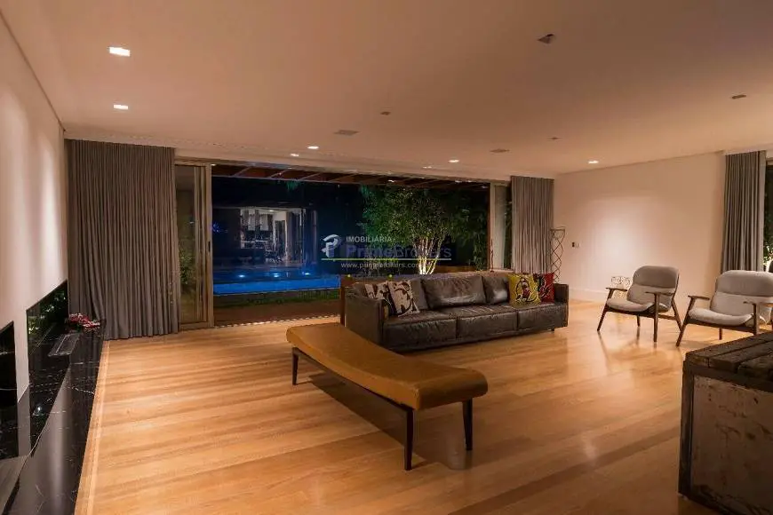 Foto 1 de Casa com 1 Quarto à venda, 400m² em Jardim Europa, São Paulo