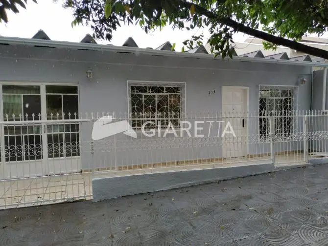 Foto 1 de Casa com 2 Quartos à venda, 145m² em Centro, Toledo