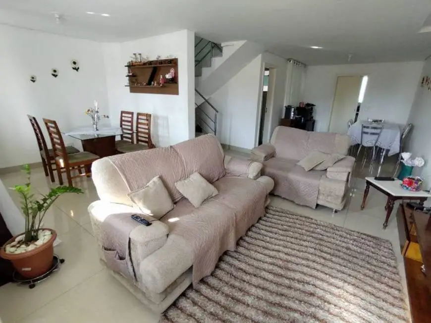 Foto 2 de Casa com 3 Quartos à venda, 121m² em Heliópolis, Belo Horizonte