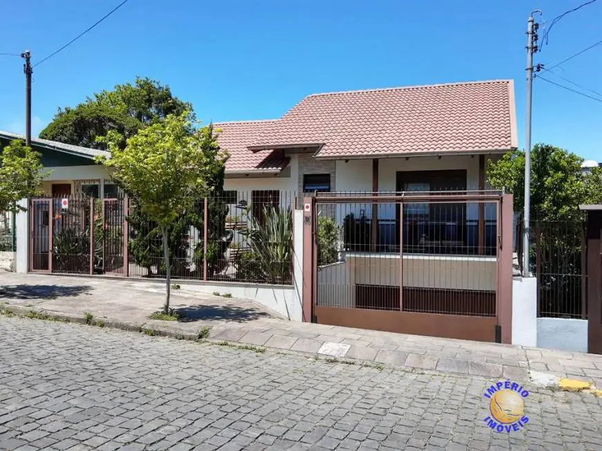 Foto 2 de Casa com 3 Quartos à venda, 387m² em Kayser, Caxias do Sul