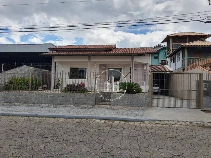Foto 1 de Casa com 3 Quartos à venda, 160m² em Passa Vinte, Palhoça