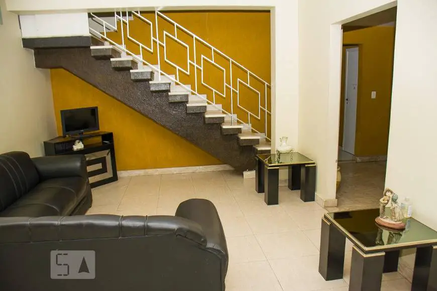 Foto 1 de Casa com 4 Quartos para alugar, 220m² em Portuguesa, Rio de Janeiro