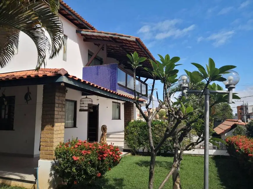 Foto 1 de Casa com 5 Quartos à venda, 700m² em Piatã, Salvador
