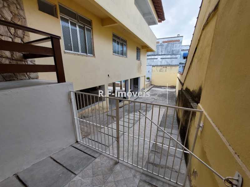 Foto 3 de Casa de Condomínio com 3 Quartos para venda ou aluguel, 222m² em  Vila Valqueire, Rio de Janeiro