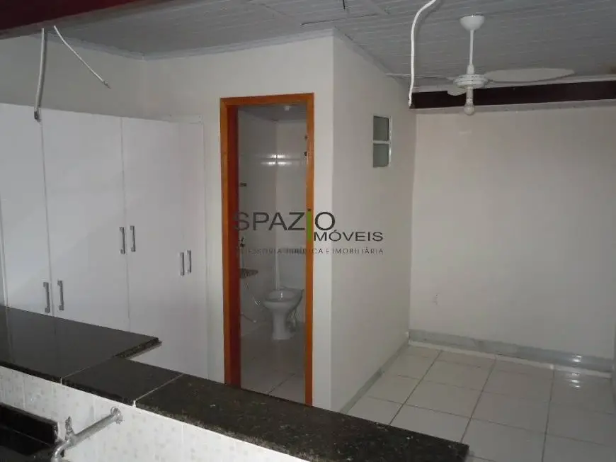 Foto 3 de Kitnet com 1 Quarto para alugar, 30m² em Carlos Prates, Belo Horizonte