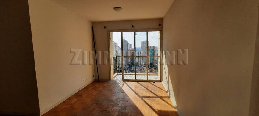 Foto 2 de Apartamento com 2 Quartos à venda, 69m² em Pacaembu, São Paulo