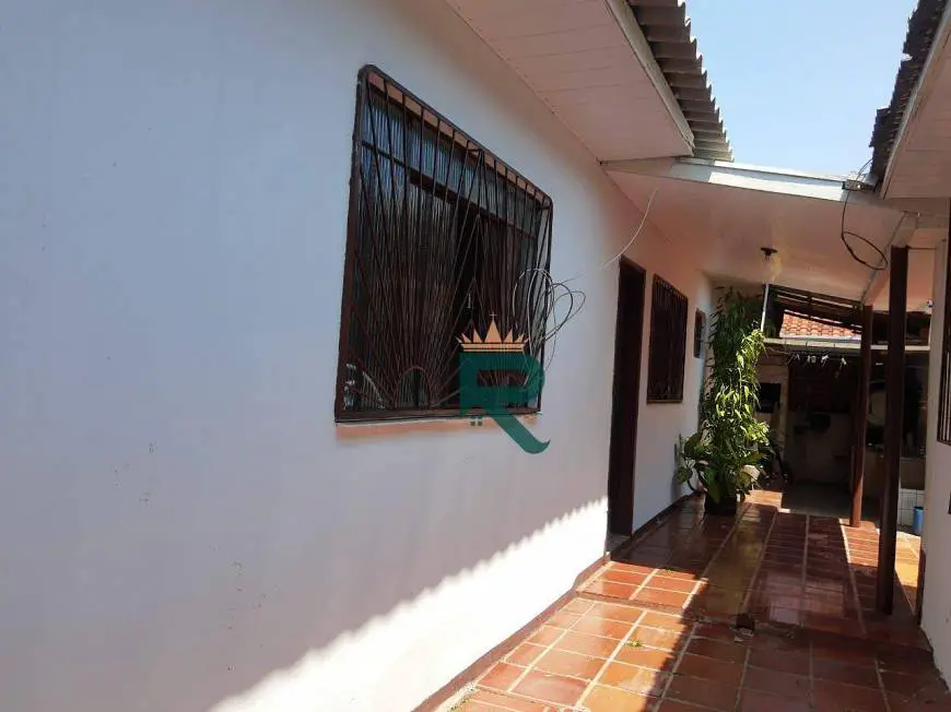 Foto 2 de Casa com 1 Quarto para alugar, 70m² em Jardim Alvorada, Maringá