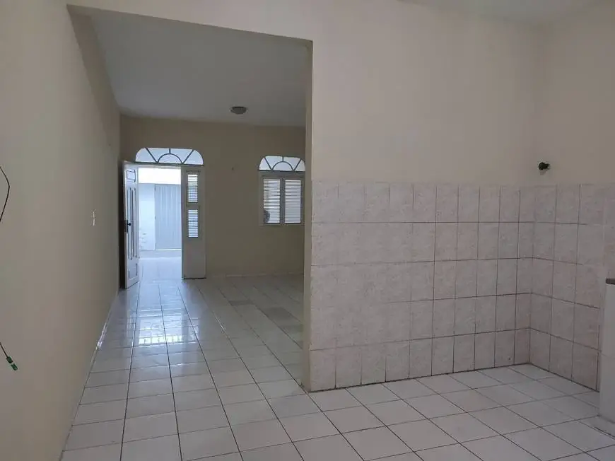 Foto 3 de Casa com 2 Quartos para alugar, 86m² em Jacarecanga, Fortaleza