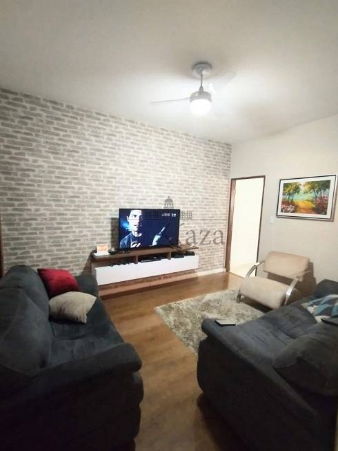 Foto 2 de Casa com 2 Quartos à venda, 150m² em Vila Tatetuba, São José dos Campos