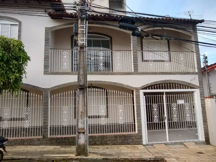 Foto 1 de Casa com 4 Quartos para alugar, 120m² em Saúde, Pouso Alegre
