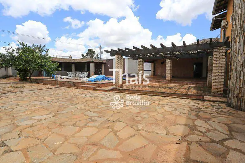 Foto 2 de Casa com 4 Quartos para alugar, 600m² em Setor Habitacional Samambaia, Vicente Pires