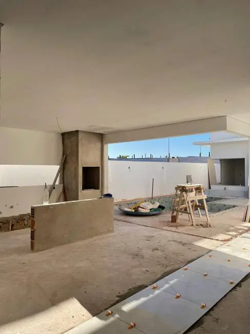 Foto 3 de Casa de Condomínio com 3 Quartos à venda, 245m² em Ribeirão do Lipa, Cuiabá