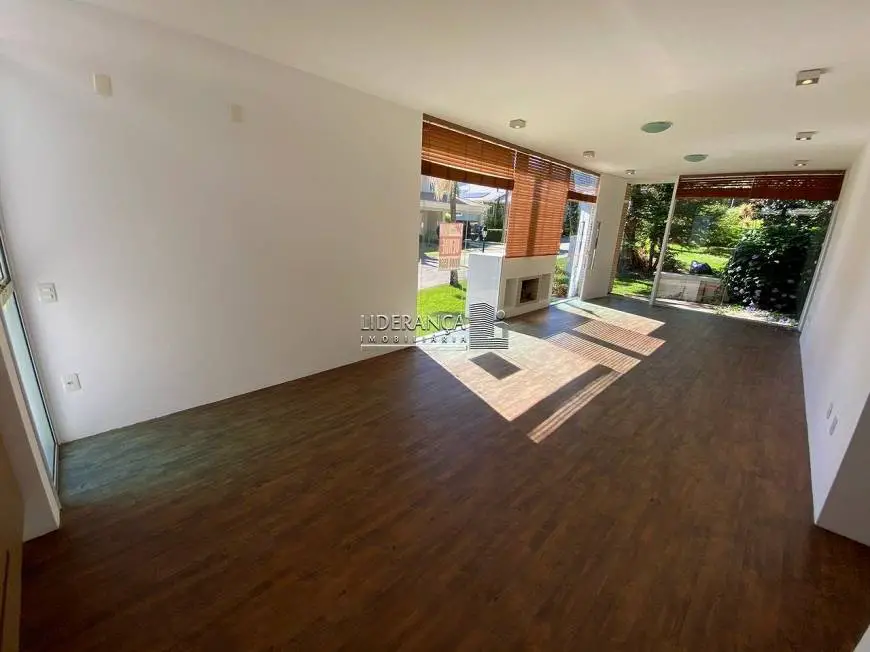Foto 1 de Casa de Condomínio com 4 Quartos para alugar, 243m² em Joao Paulo, Florianópolis