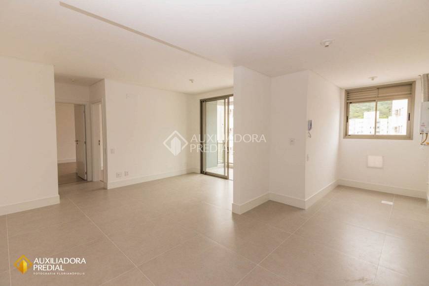 Foto 1 de Apartamento com 2 Quartos à venda, 76m² em Córrego Grande, Florianópolis
