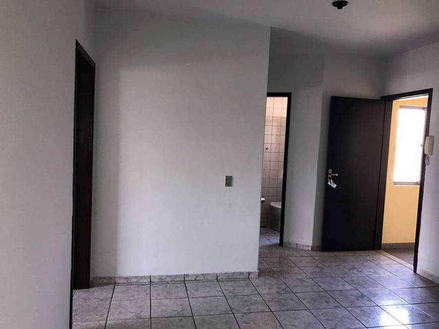 Foto 2 de Apartamento com 2 Quartos para alugar, 73m² em Jardim das Américas, Curitiba