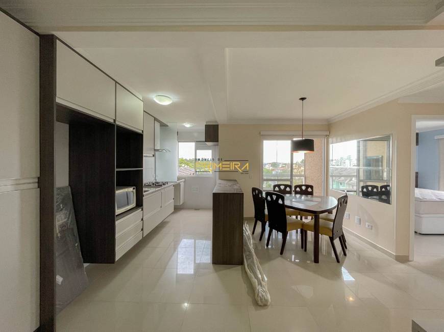 Foto 2 de Apartamento com 2 Quartos à venda, 62m² em Uberaba, Curitiba